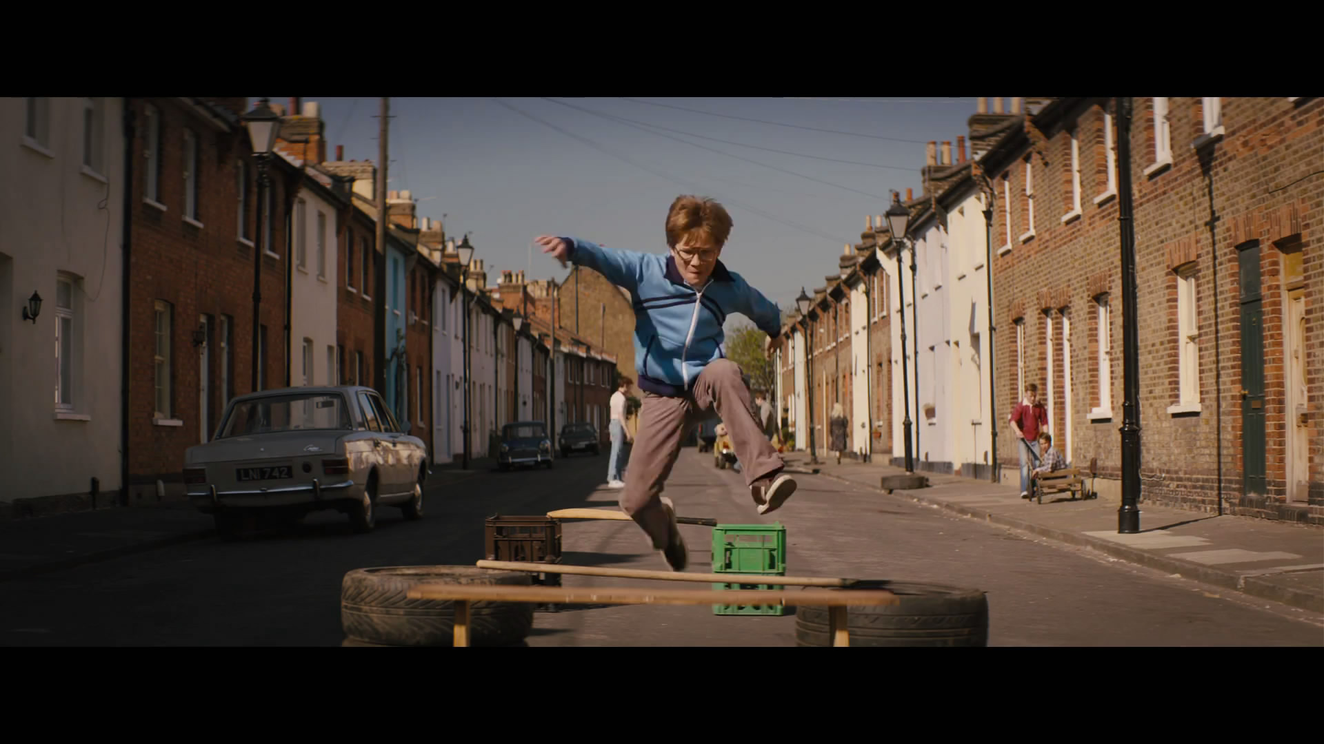  p>《飞鹰艾迪》是由 a href="#" data-lemmaid="4002689">德克斯特