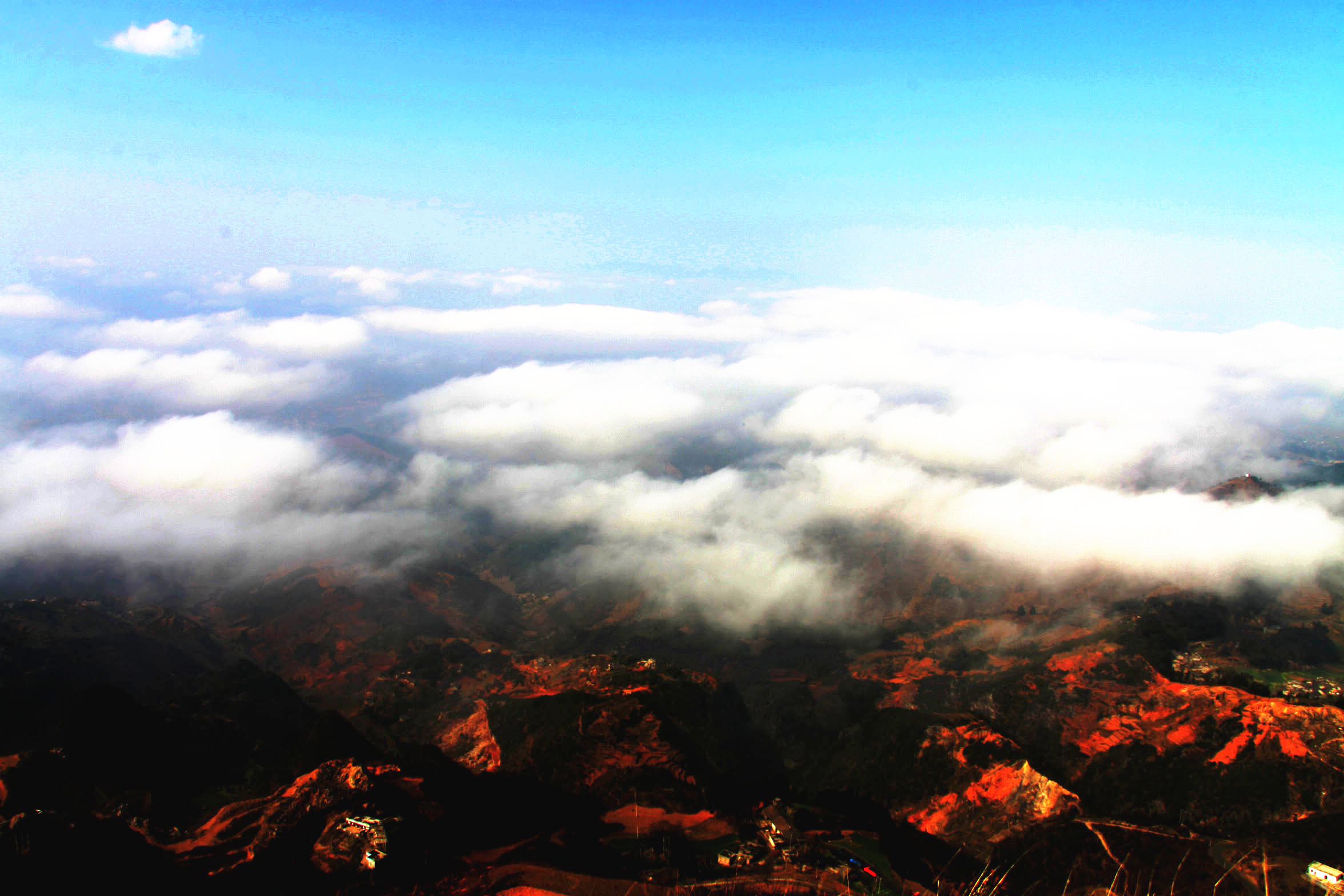  p>白龙山位于贵州省 a target="_blank" href="/item/兴义市