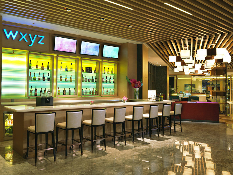  p>大连雅乐轩酒店地理位置优越,位于繁华商务圈,毗邻银行,酒店,餐厅