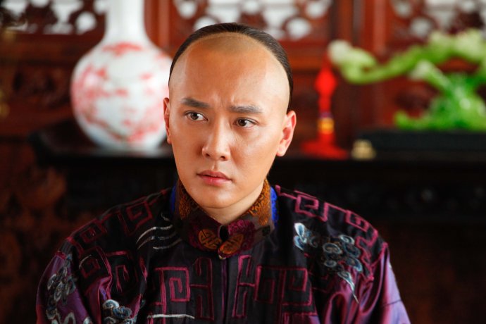  p>《宫锁心玉》,又名《宫》,是《宫》系列的第一部.