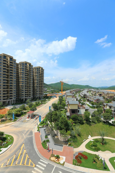 >碧桂园·天麓湖是碧桂园在五邑地区的第十二个项目,位于鹤山市共和镇