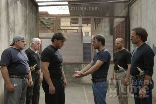  p>《凯撒必须死》是由 a href="#" data-lemmaid="3136577">维克托