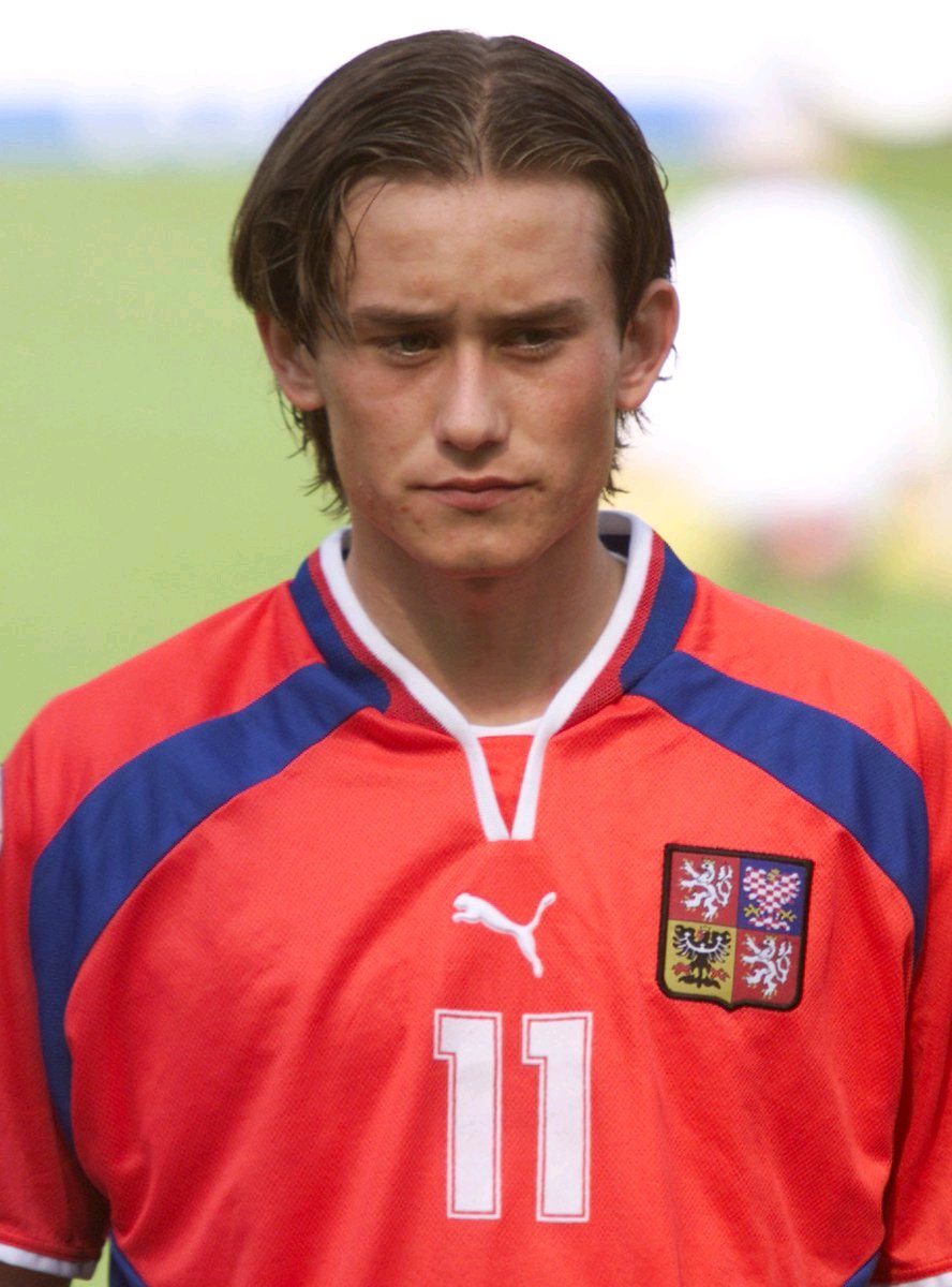 月4日出生于 a target="_blank" href="/item/捷克斯洛伐克/1760516"