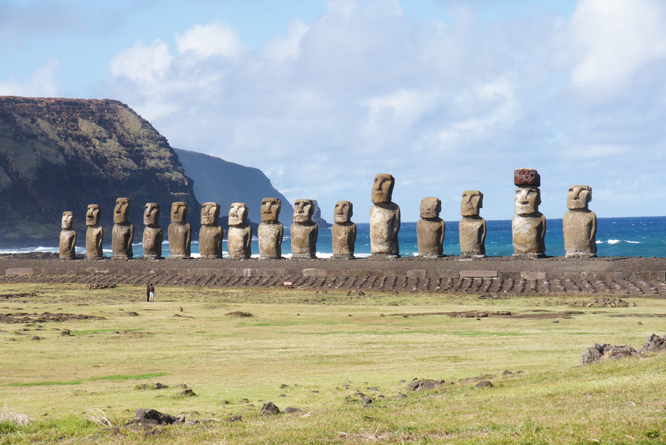  p> a>摩艾 /a>(moai),另译:摩阿仪,摩埃,毛埃,是位于 a href="#"