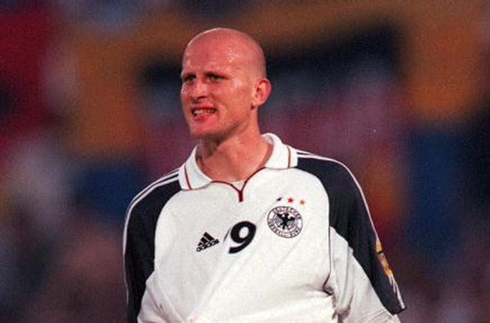  p>卡斯滕·扬克尔,1974年8月28日出生于维斯马(德国),德国职业足球