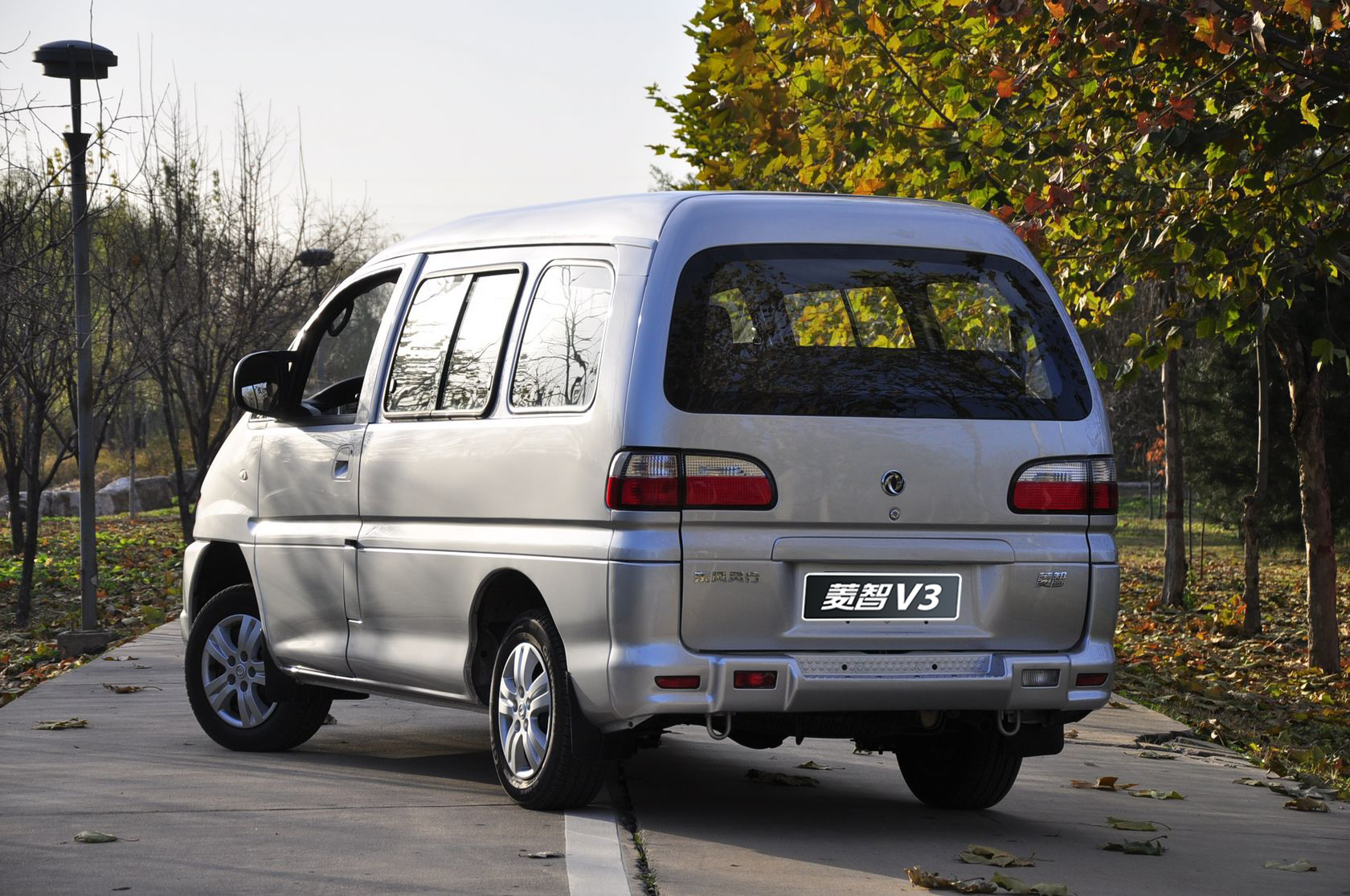 data-id="gnb9ulq27p">菱智v3是 a target="_blank" href="/item/东风