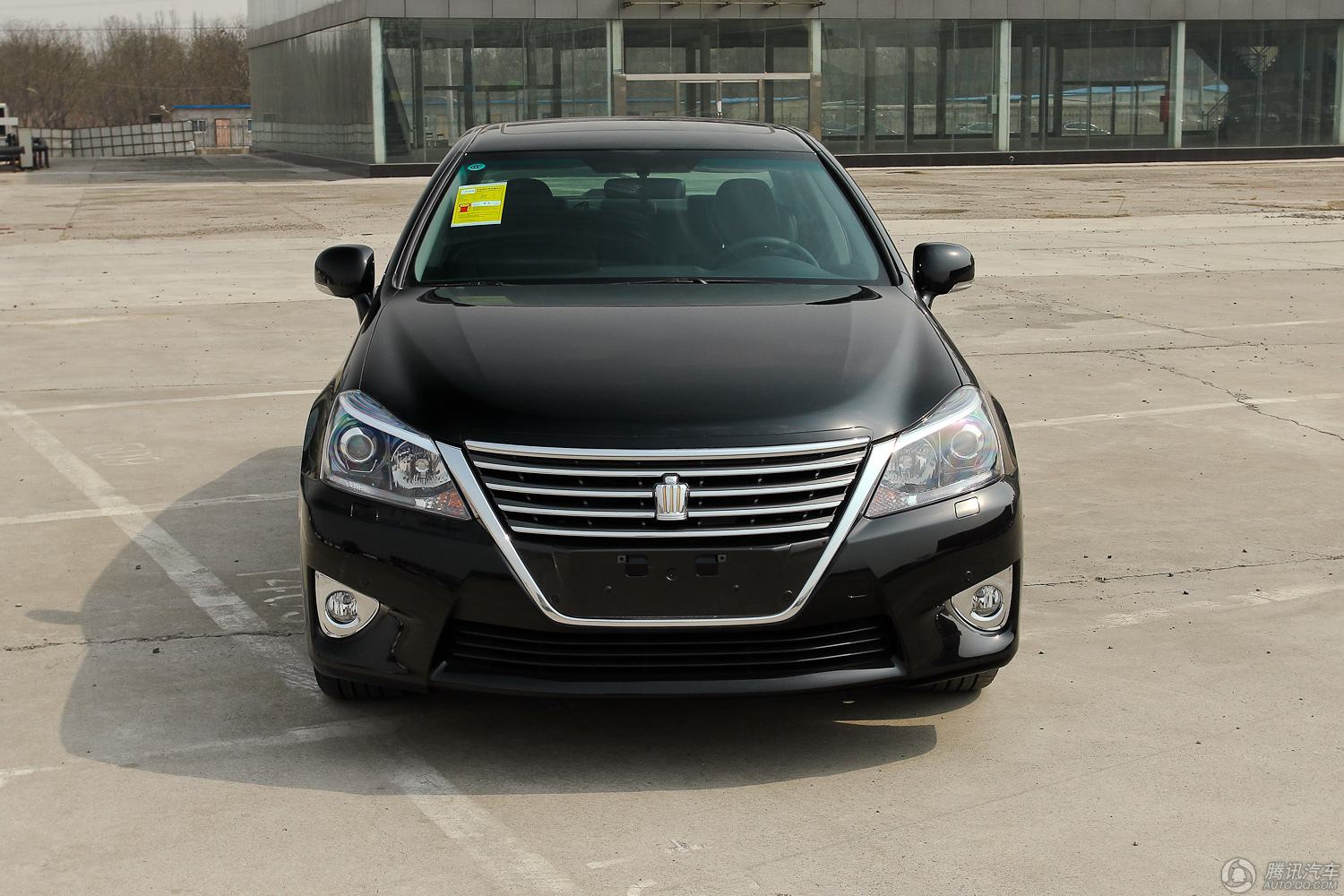 2012款皇冠v6 2.5l royal真皮版