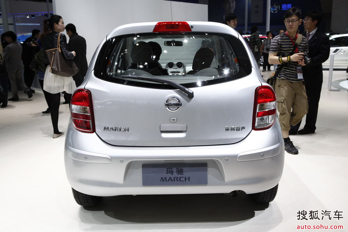 吸取了日产高级车的设计与制造元素,引领了全球紧凑型轿车的发展潮流