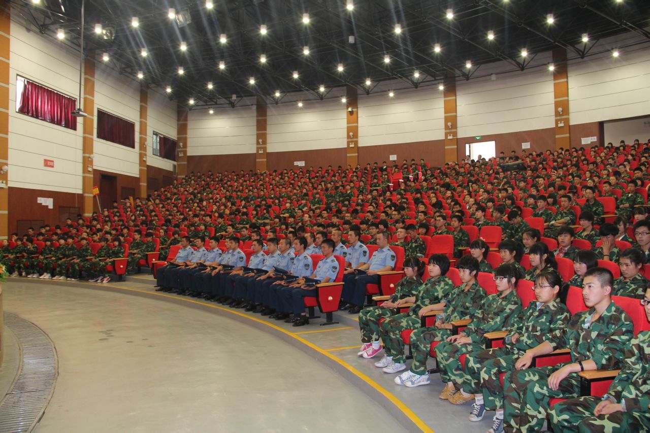  p>灵丘一中始建于1951年,是 a href="#" data-lemmaid="184224">灵丘