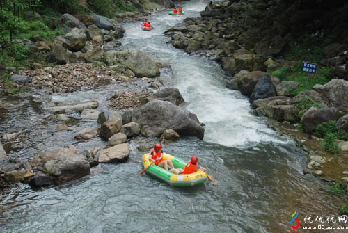  p data-id="go1ed4iw5u">泽雅漂流位于温州市泽雅风景区内,泽雅漂流