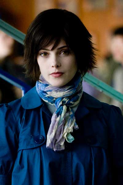  /i>,1987年2月21日出生于美国佛罗里达州杰克逊维尔市,美国女演员