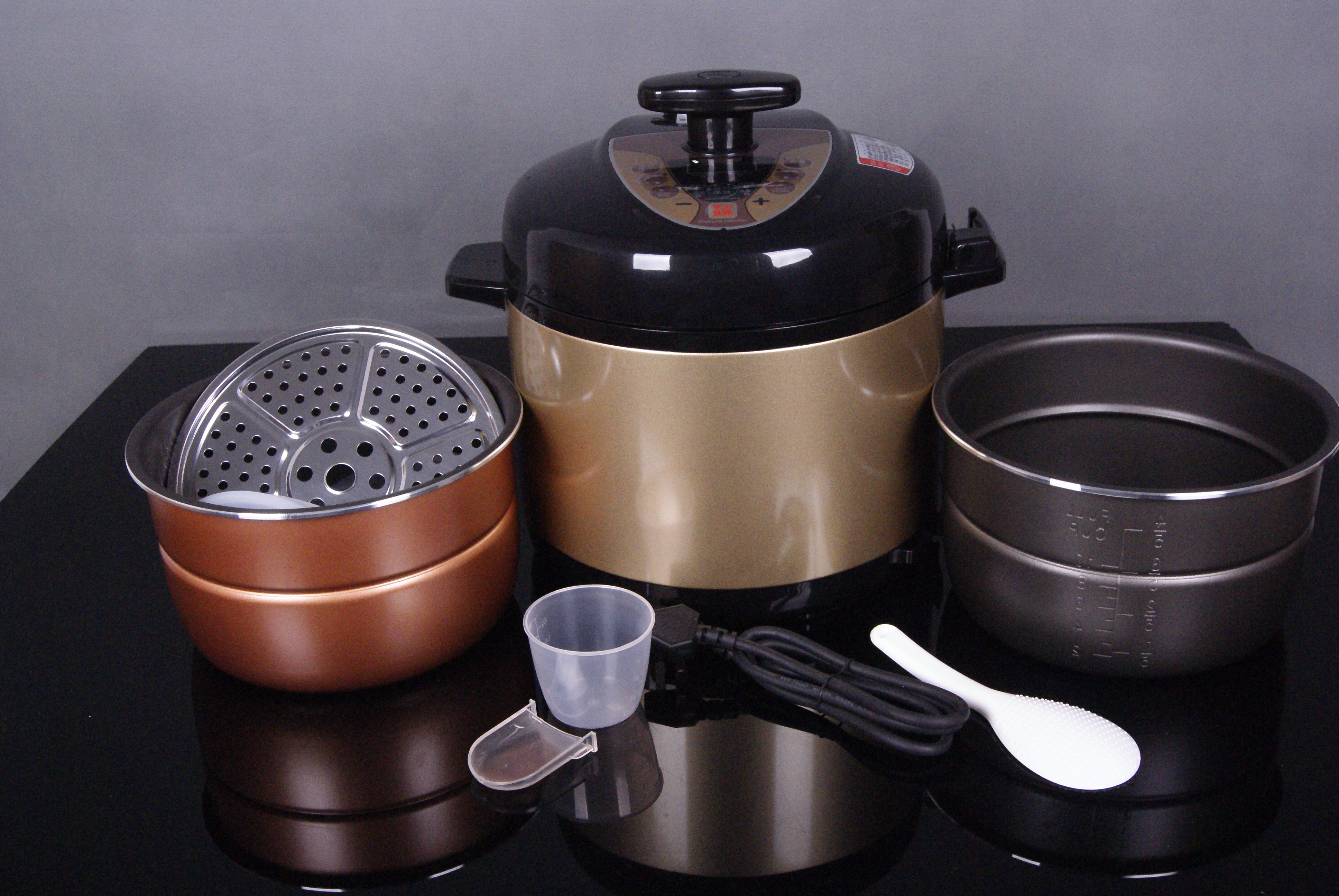 ">高压锅 /a>和 a target="_blank" href="/item/电饭锅/402611" data