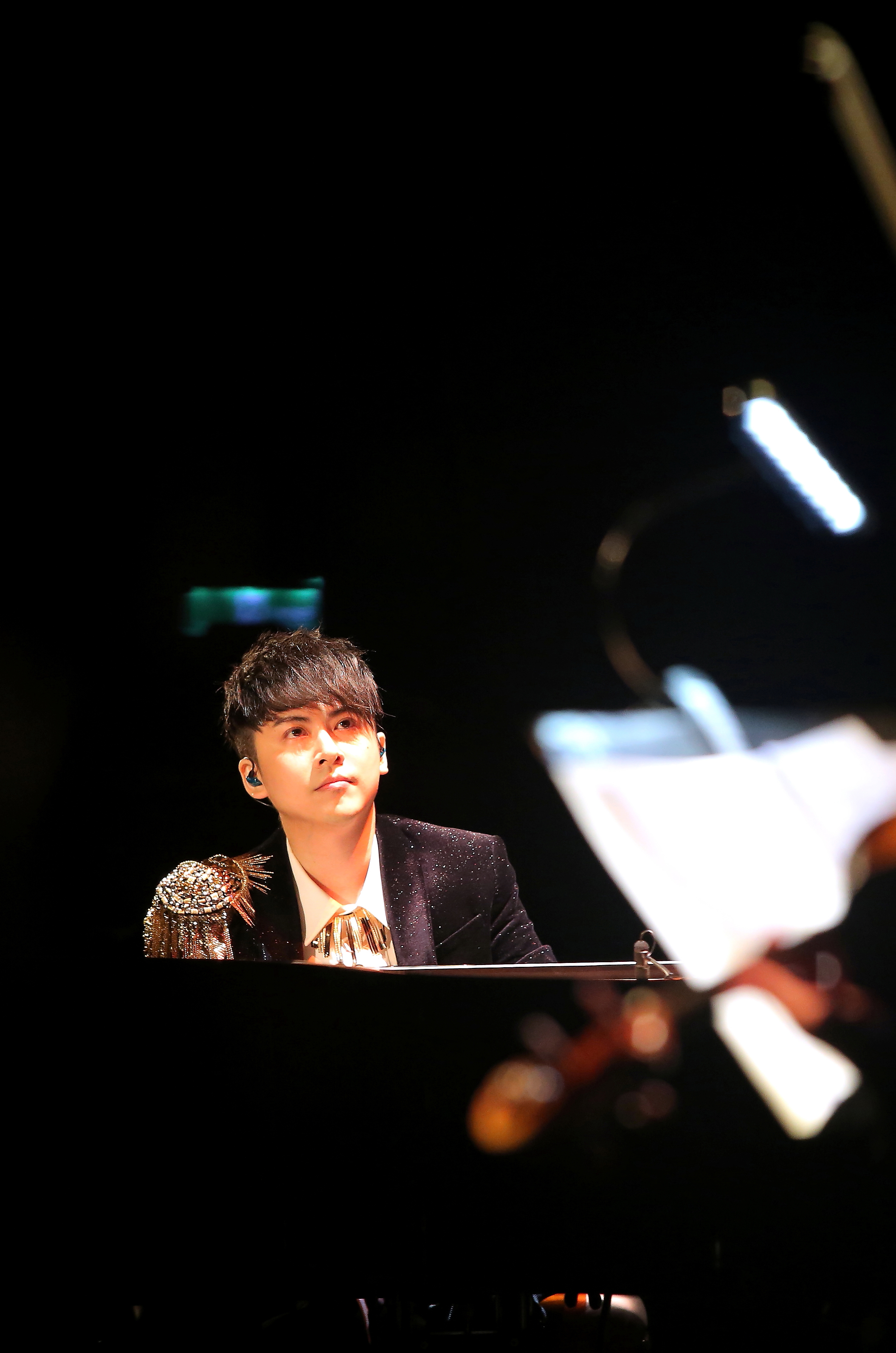 k克,1982年11月18日生于中国台湾省基隆市,配乐作曲家,流行钢琴家.