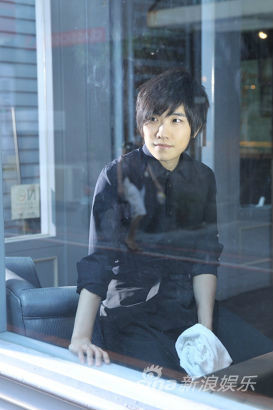  p>《红装》是由 a target="_blank" href="/item/徐良/5998" data