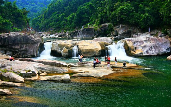  p>龙宝大峡谷景区位于 a href="#" data-lemmaid="4696826">融水县 