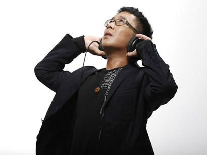 兄弟抱一下（2013年庞龙演唱歌曲）_百度百科