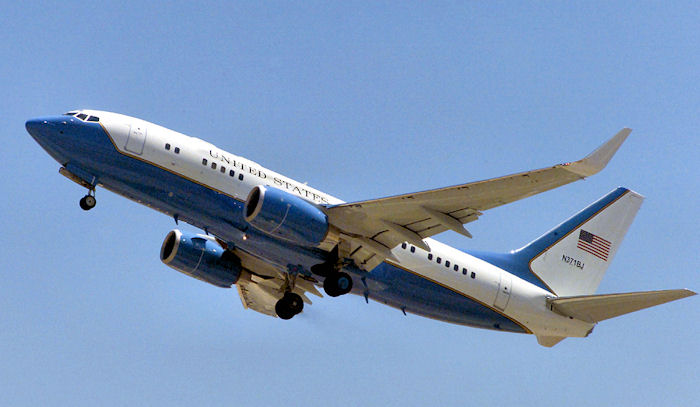 data-lemmaid="1283379">美国副总统 /a>的空军飞机的 a target="