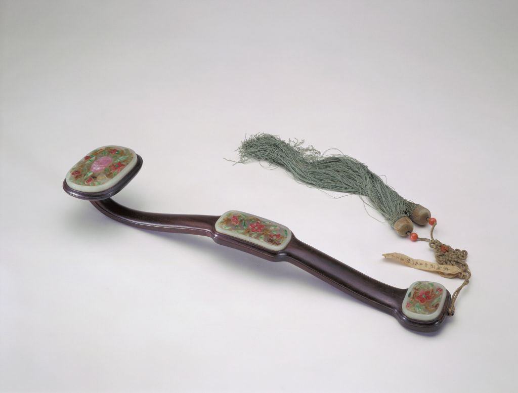 清紫檀木嵌宝石花卉三镶如意