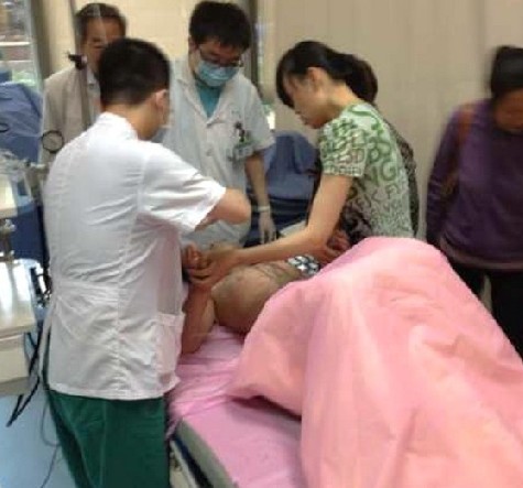 南京江宁"男童被泼硫酸案"