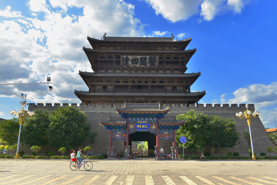  p>边靖楼,位于山西代县县城内,人们俗称之为谯楼,鼓楼,始建于明洪武