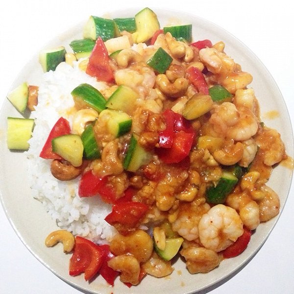 bc6w">腰果鲜虾盖饭是以腰果,米饭,鲜虾为主要材料制作而成的一款菜品