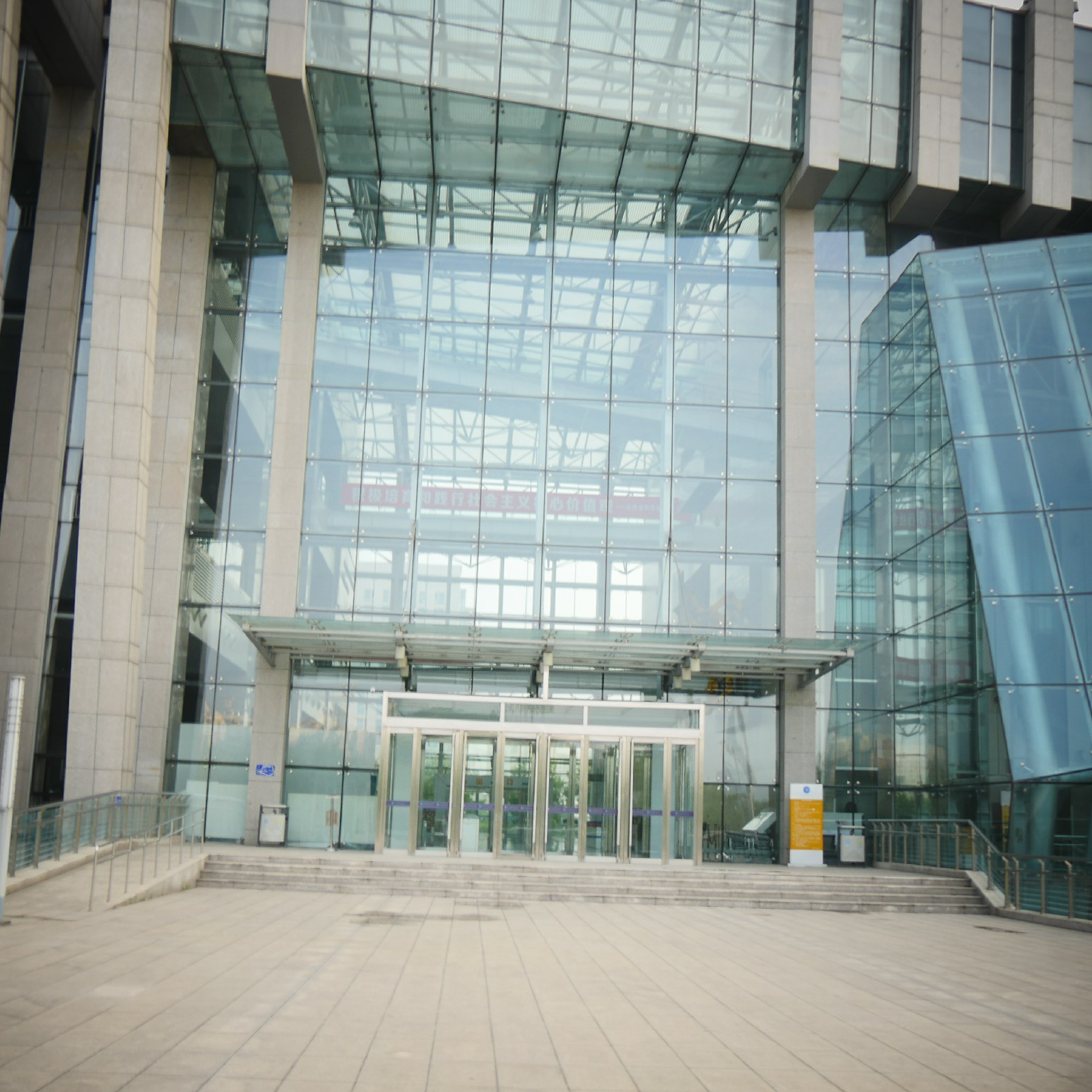  p>山西省科学技术馆位于中国山西省 a href="#" data-lemmaid="29705