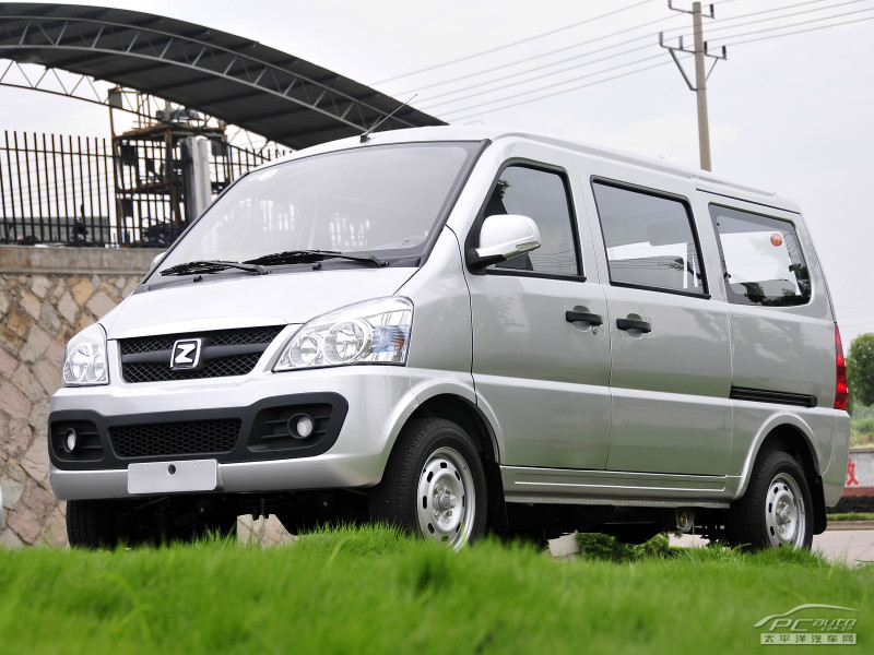  p data-id="gnao2m420r">众泰v10是众泰公司研发的一款面包车,车身