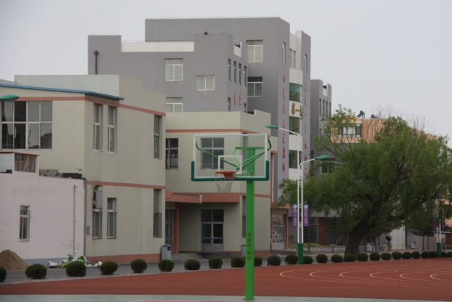 东港市第一中学