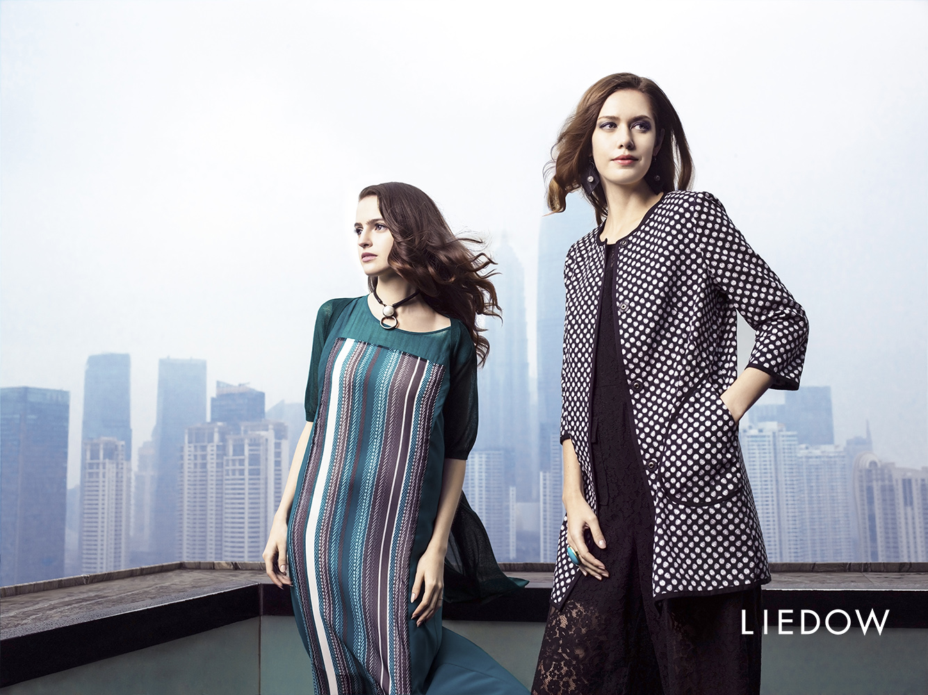 并于2001年推出liedow(蕾朵)高级女装品牌