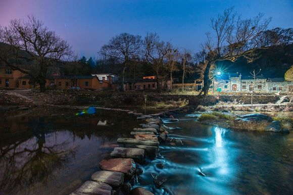  p data-id="gnbpjh5cet">西河湾位于河南信阳新县周河乡西河村西河