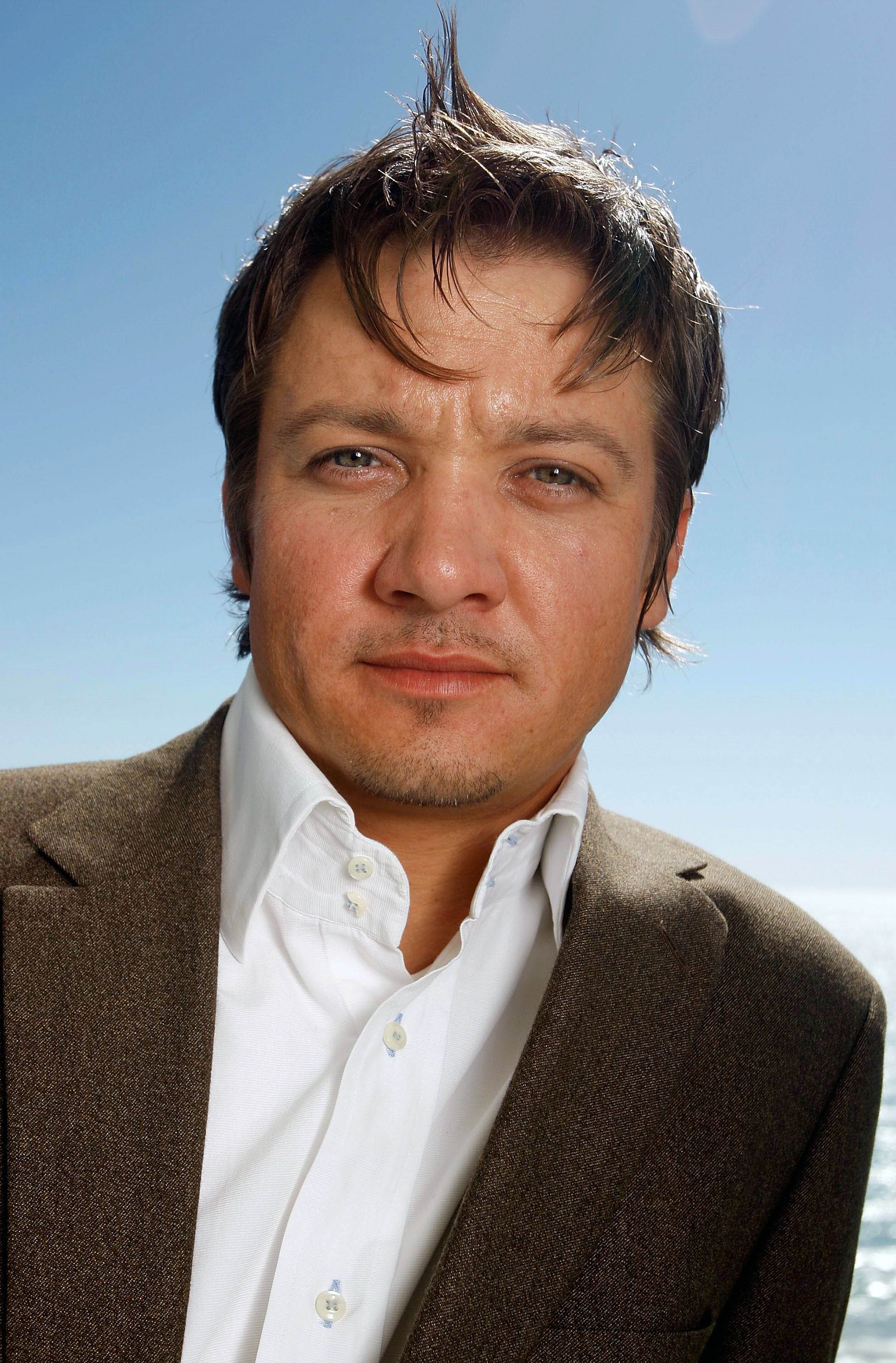  p>杰瑞米·雷纳(jeremy renner),1971年1月7日出生于美国加州