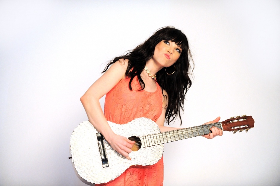  p>卡莉·蕾·吉普森(carly rae jepsen),1985年11月21日出生于加拿大