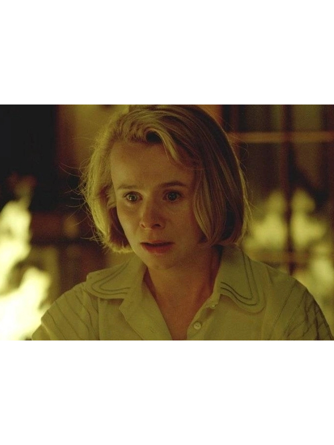 中的角色,由艾米丽·沃森饰演