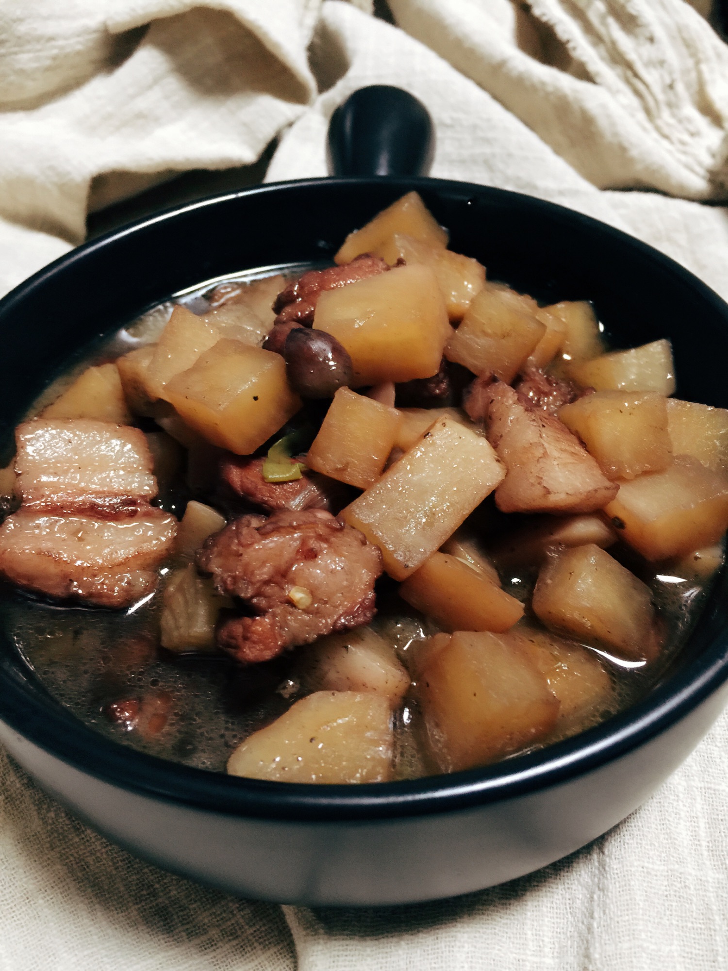 五花肉烧小水萝卜