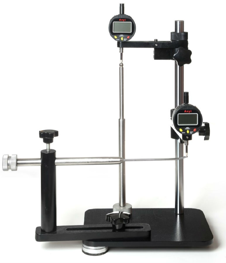  p>玻璃瓶壁厚,底厚测定仪是采用一种新型的磁性测量原理:在被测的