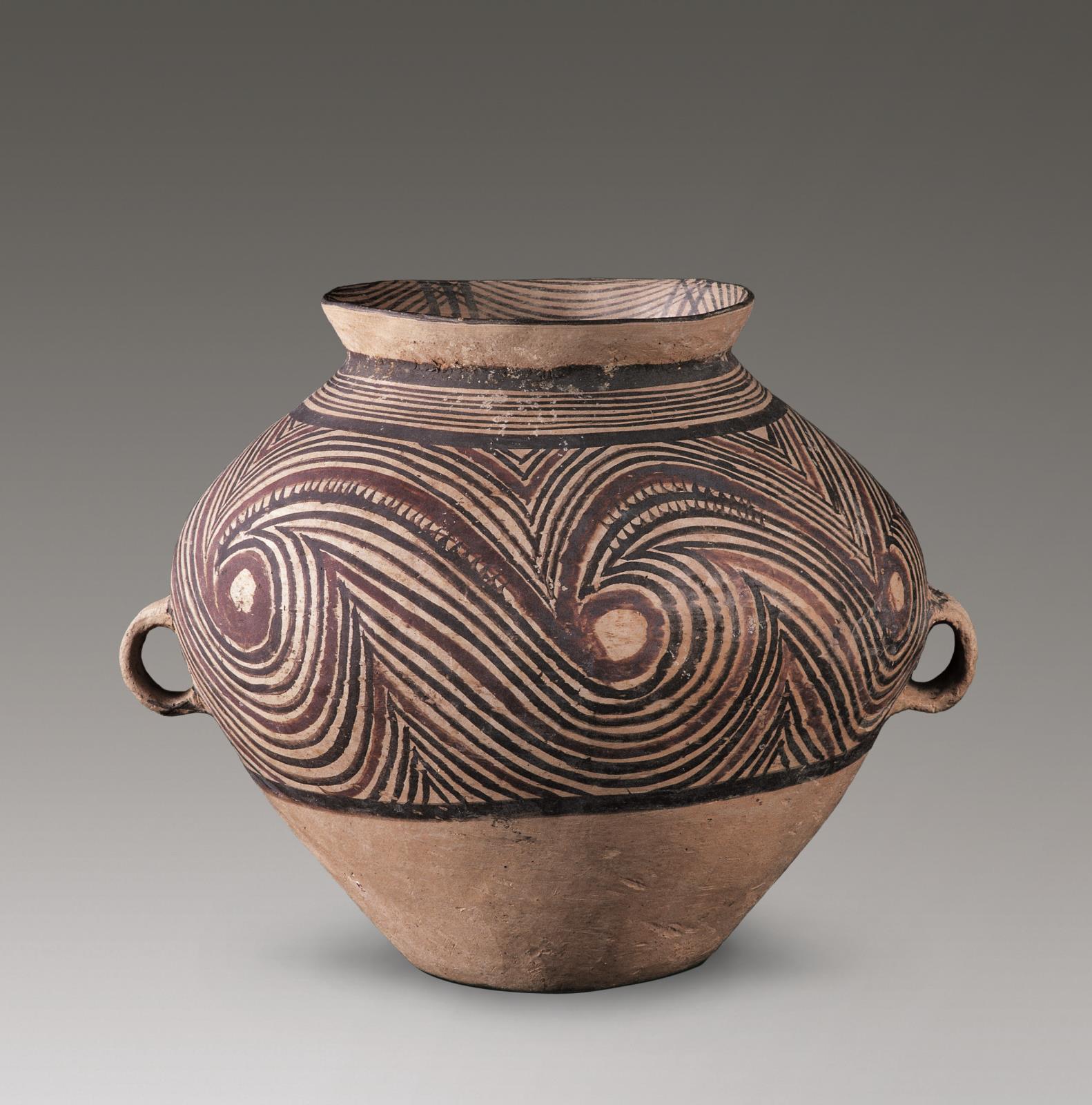 旋涡纹彩陶罐