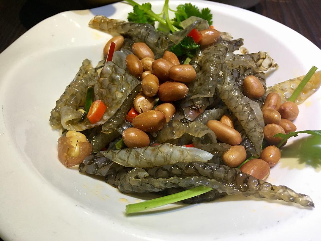 鱼皮拌花生