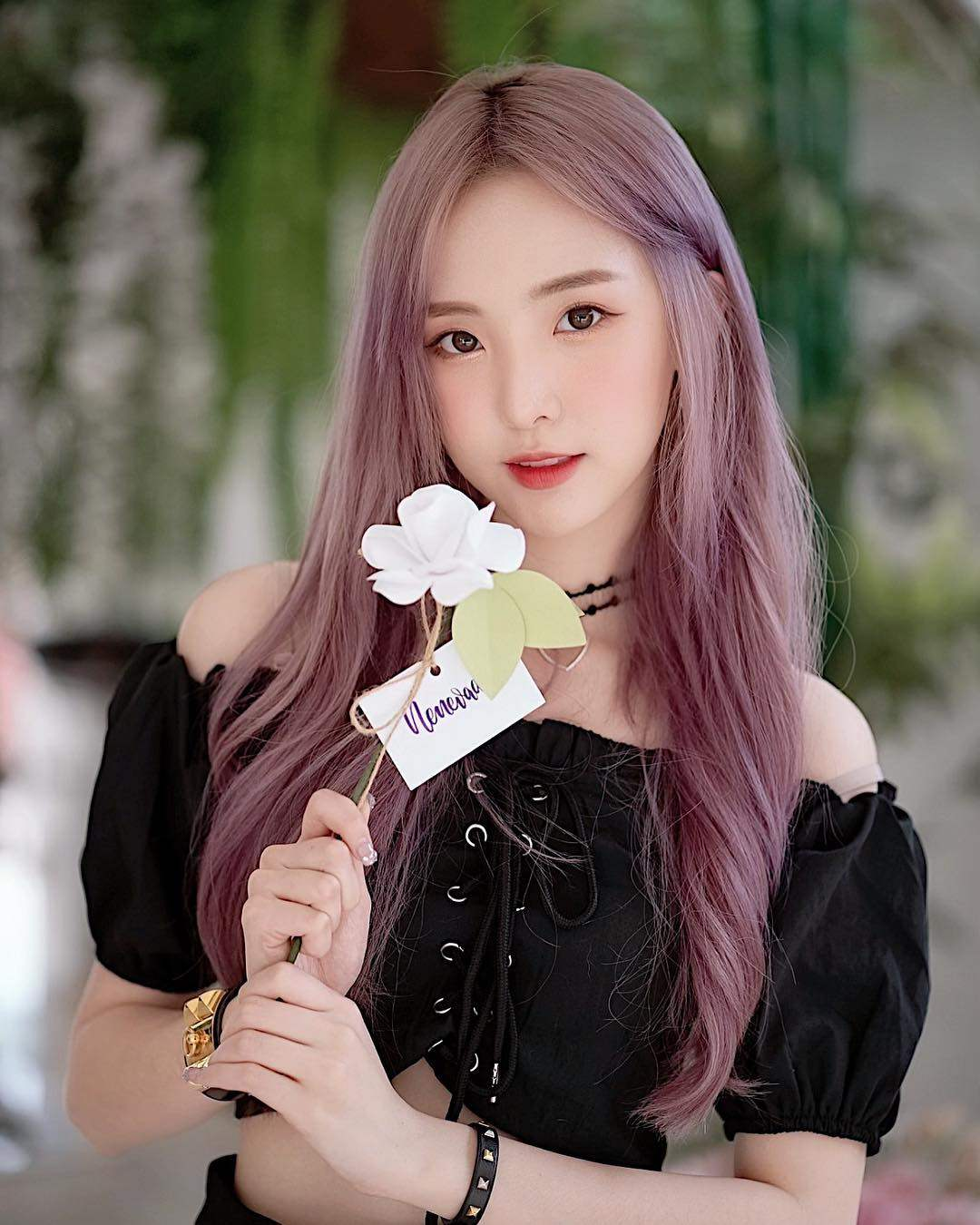  p data-id="gocmjolb3a">郑乃馨(nene),本名普罗潘·普潘皮帕,1997年