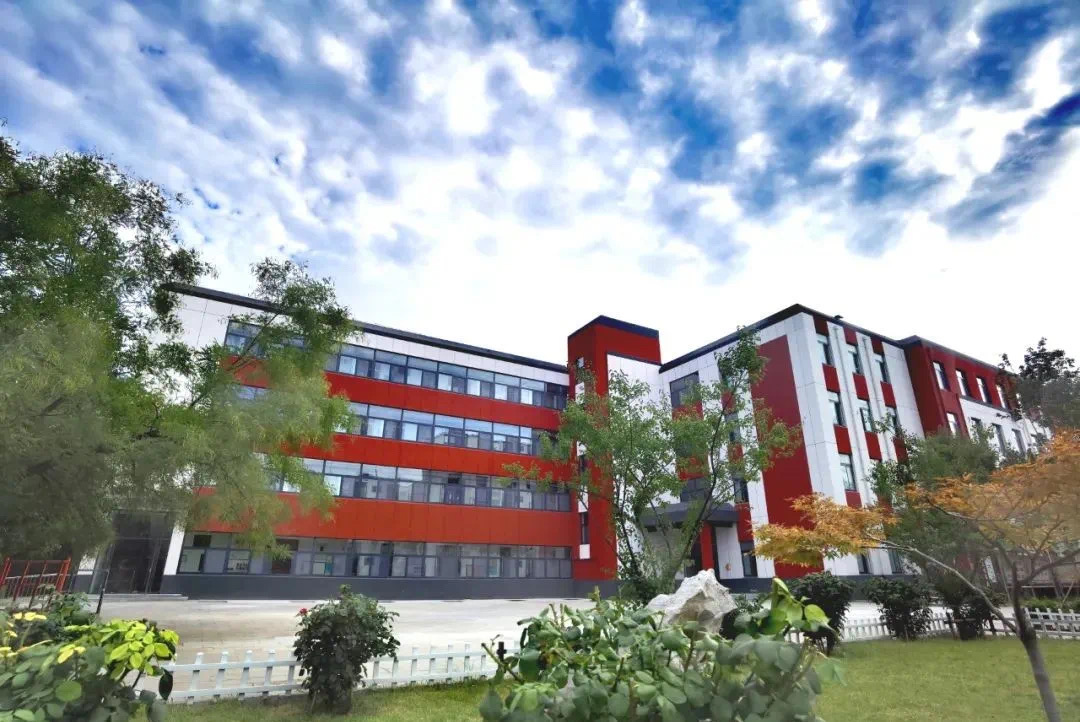 济宁市兖州区实验高级中学