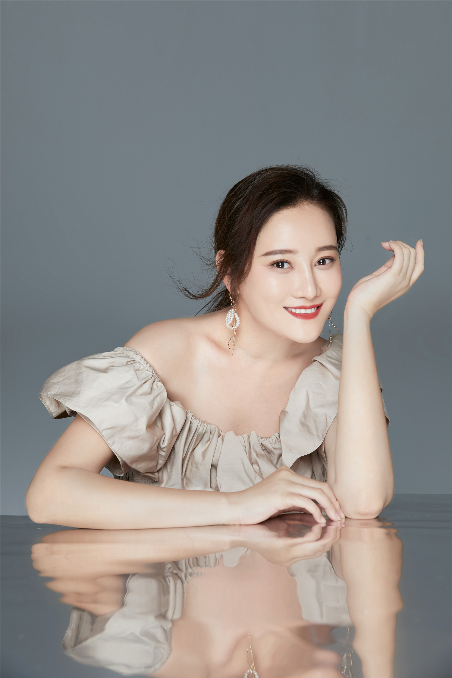  p data-id="gnwiyl6frt">牛丽燕 ,出生于天津市,中国内地女演员.