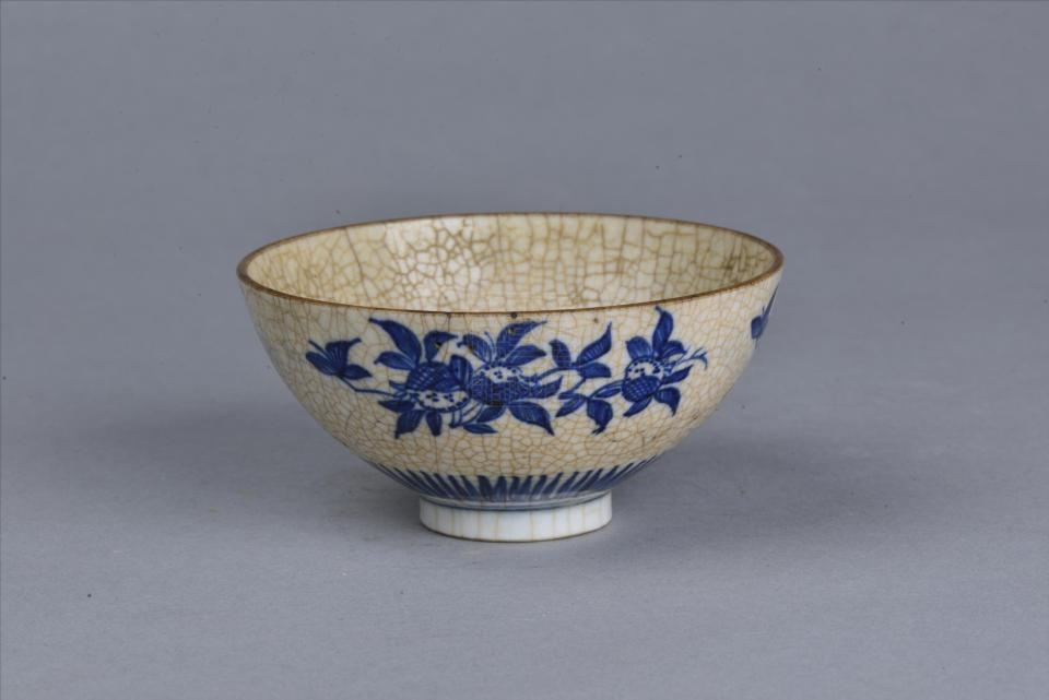 民国青花三果纹瓷碗