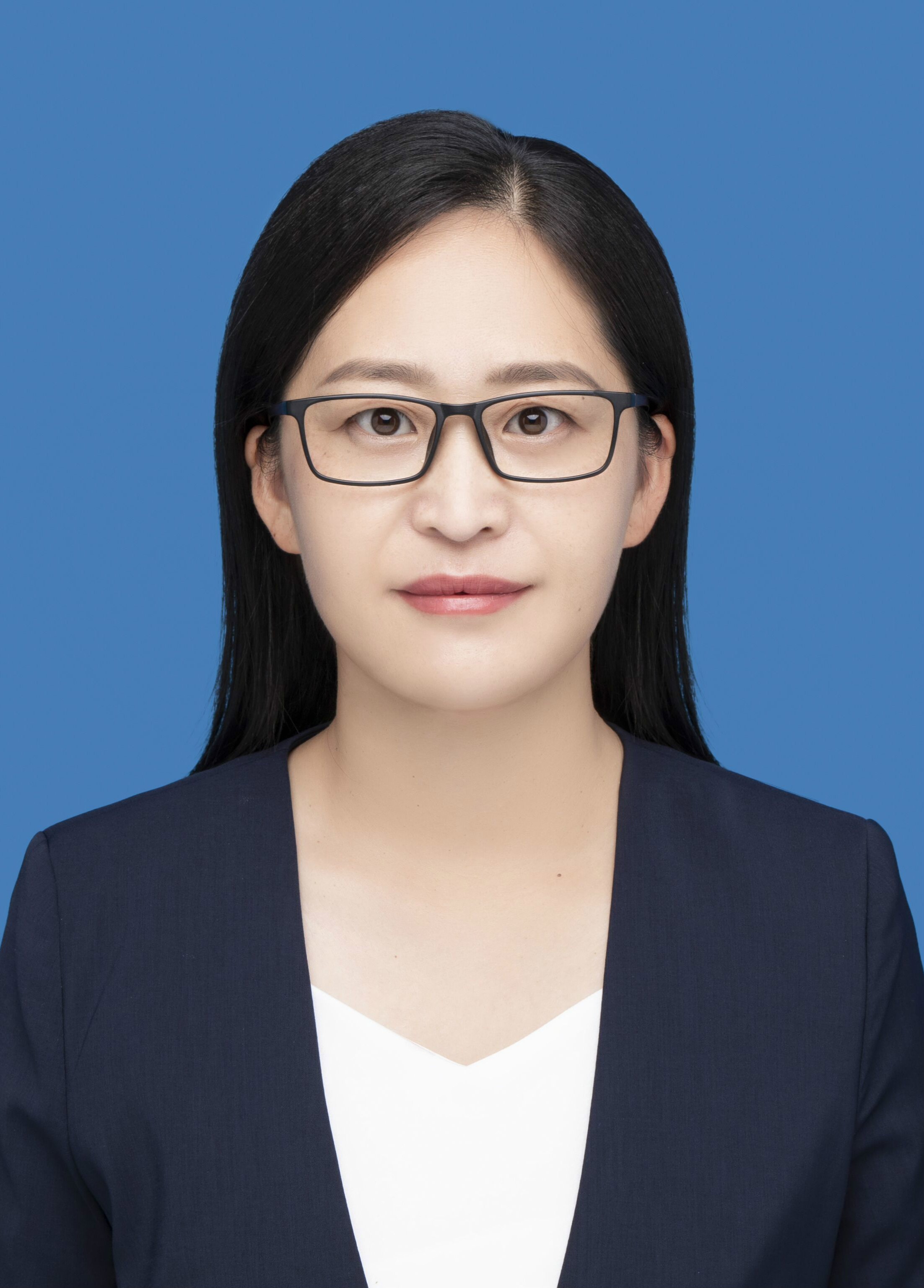 2006年8月参加工作,2004年6月入党,现任江苏省盐城市亭湖区委常委,副 