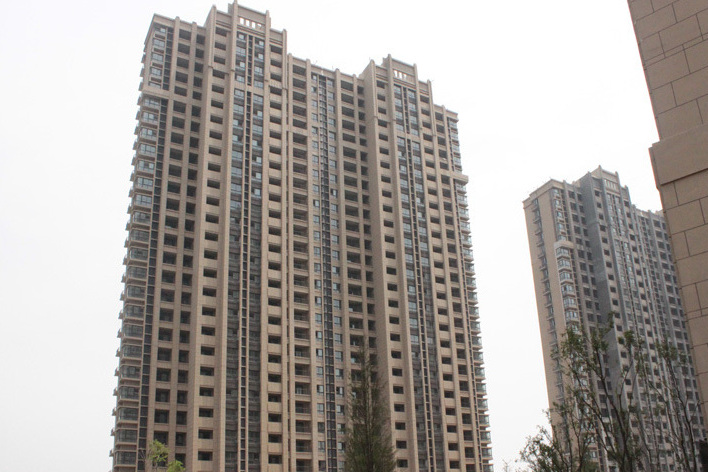  p>绿地世纪城六期位于徐州市云龙区绿地世纪城,共计房屋1086户,小区