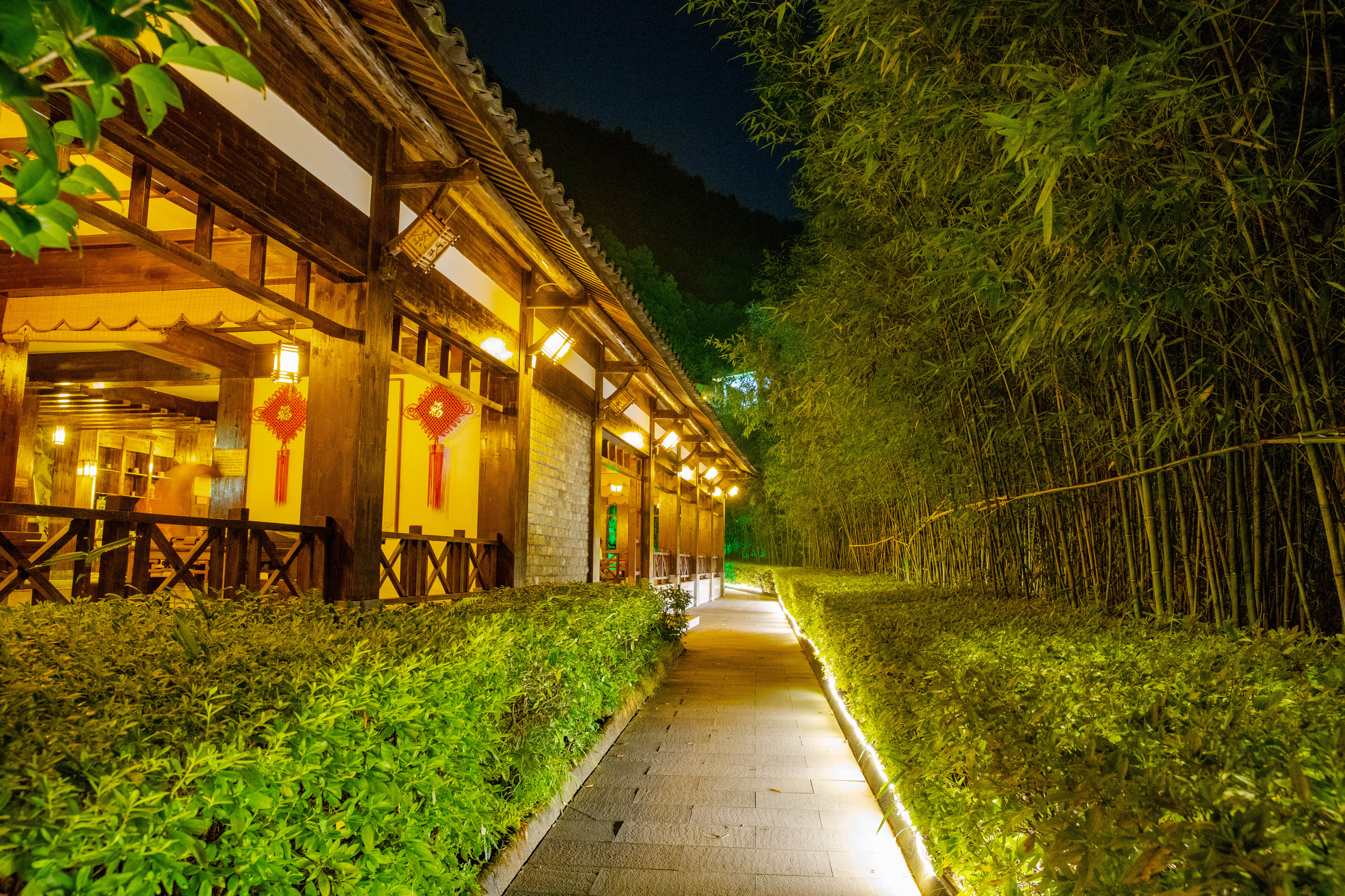 玉龙山氡泉度假村