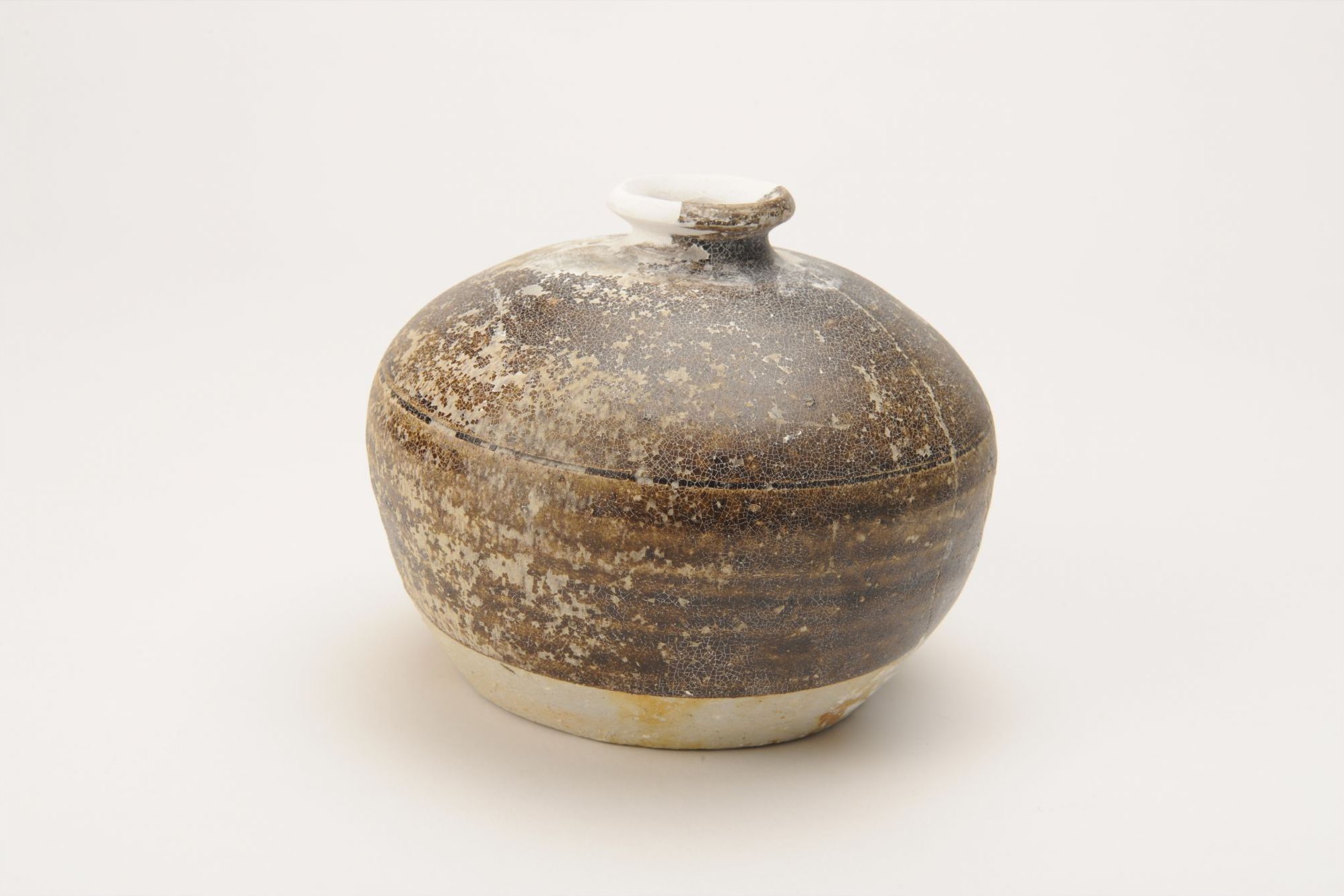 南宋酱釉小口陶罐