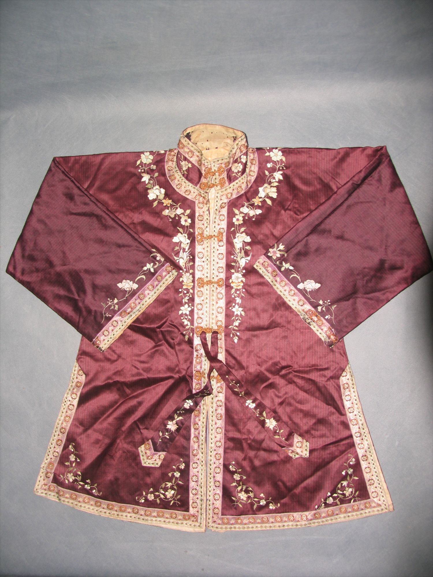 清代绣花女子上衣