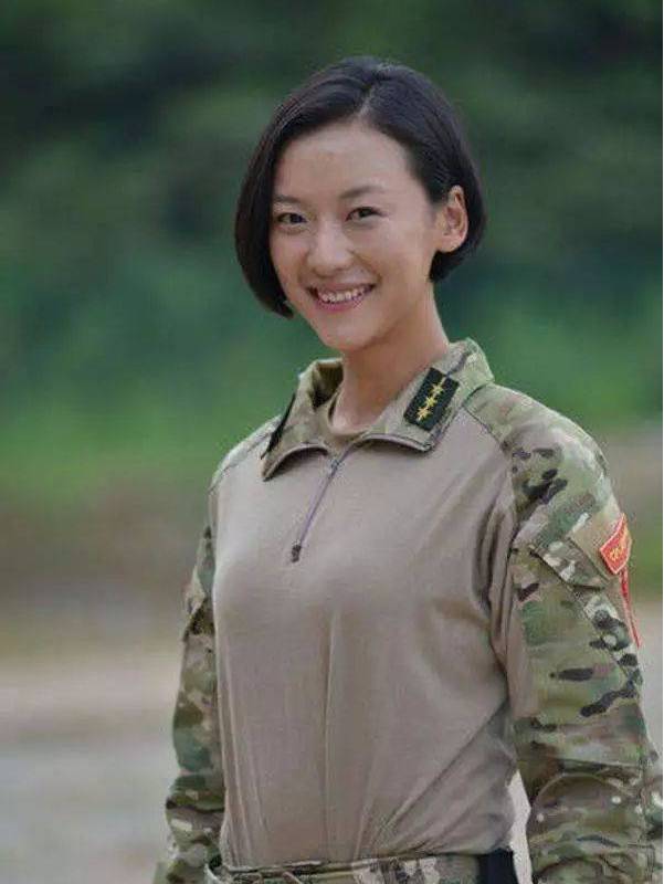 何璐是电视剧《 a target="_blank" href="/item/我是特种兵之火凤凰