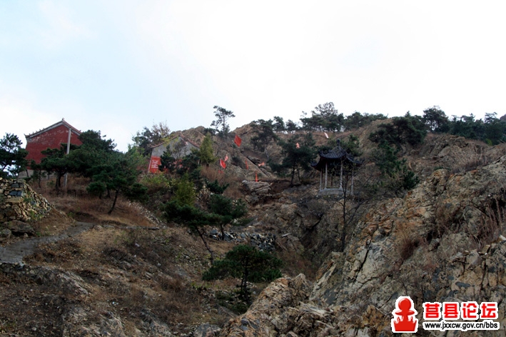 屋楼崮是位于山东省日照市莒县店子集镇的