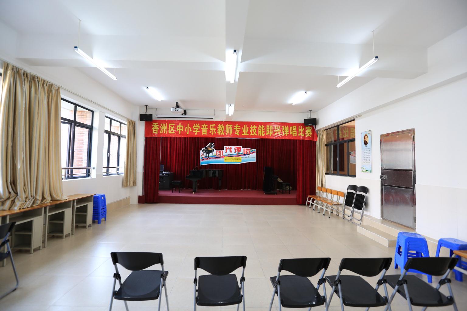  p>珠海市艺术高级中学创办于2012年,市教育局直属全日制公办普通高中