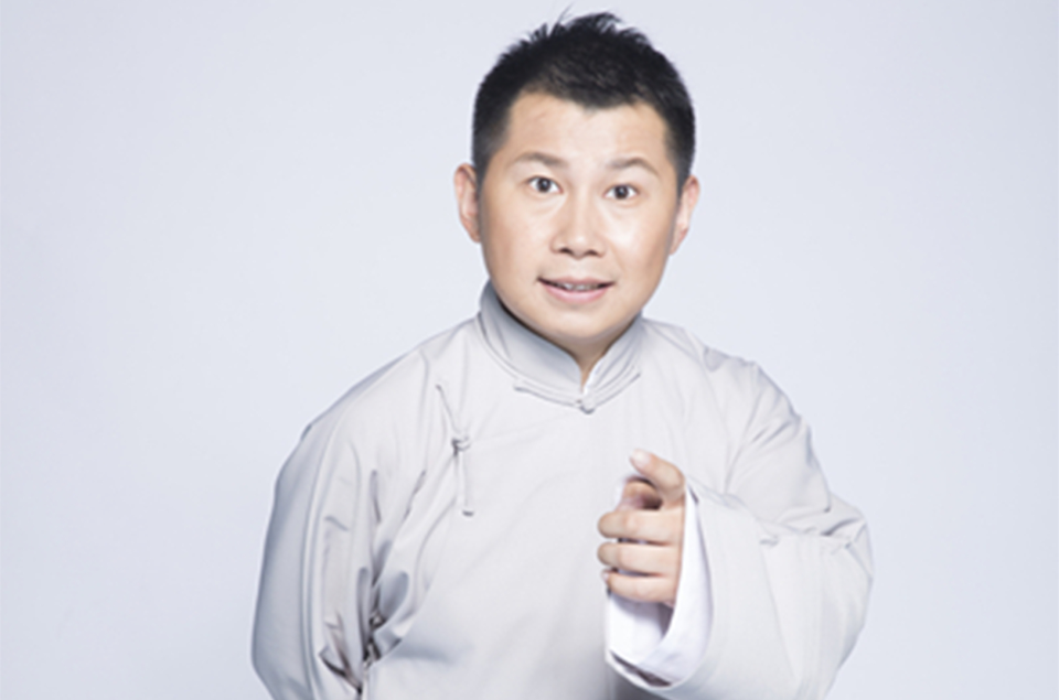  p>何云伟,本名何伟,1981年12月25日出生于北京昌平,相声演员,影视